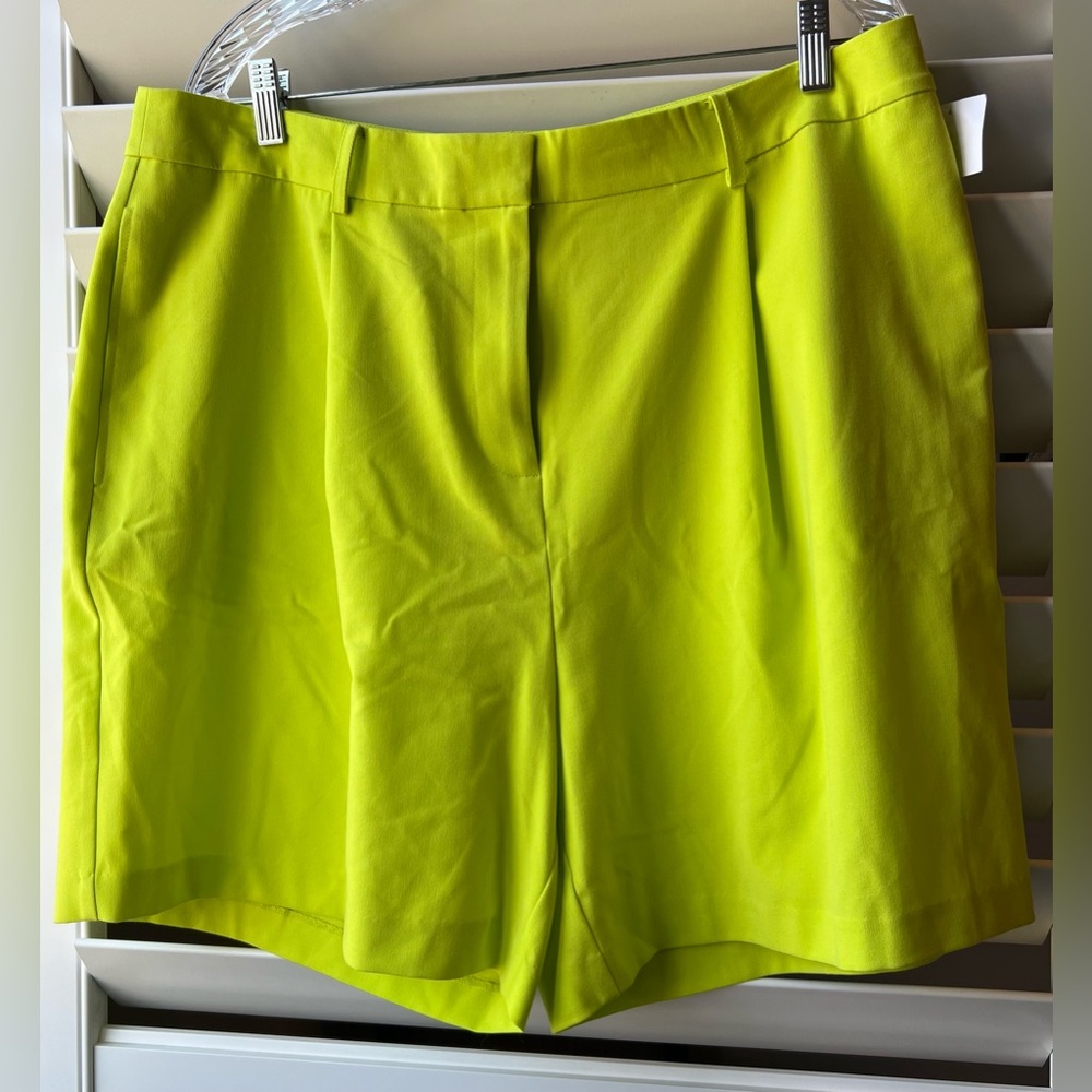 1. State -  14W - NWT - Green Bermuda Shorts Performance Fabric - Frt Pockets - Picture 1 of 6